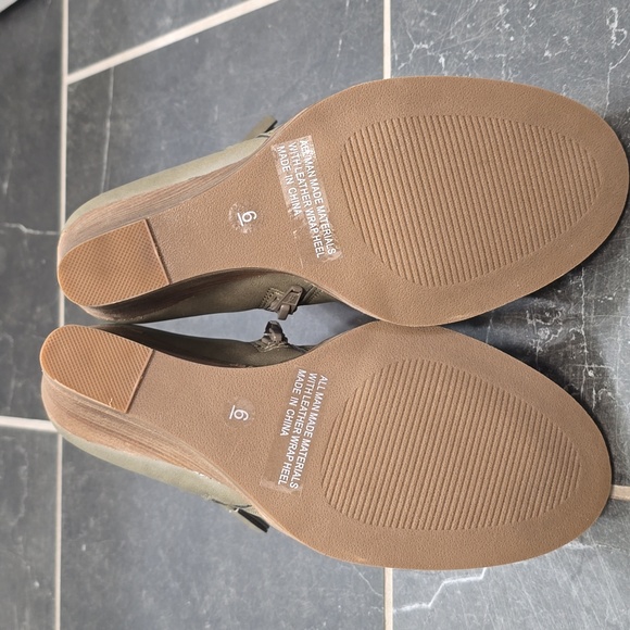 Report Womens Olive Guine Zipper Wedge Heeled Bootie Boots Size - Picture 6 of 8